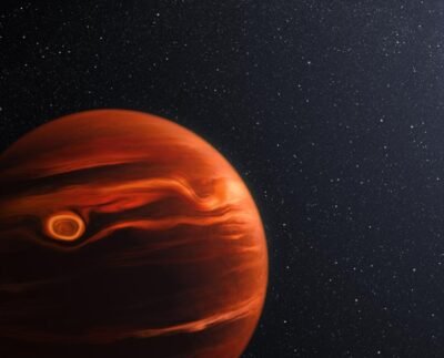 Silicate clouds on exoplanet (VHS 1256 b)